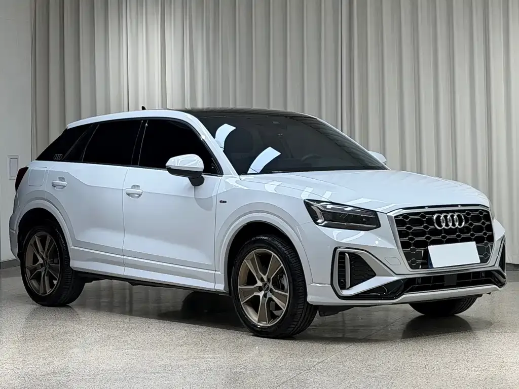 Audi Q2L — фото 3