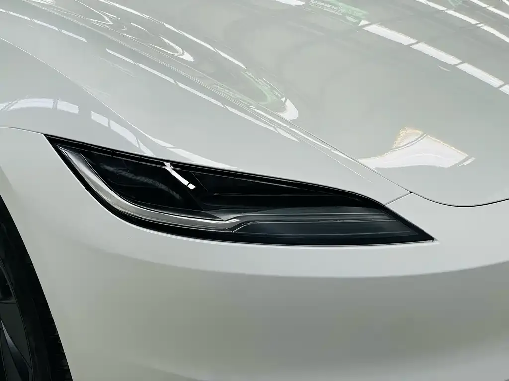 Tesla Model 3 — фото 2