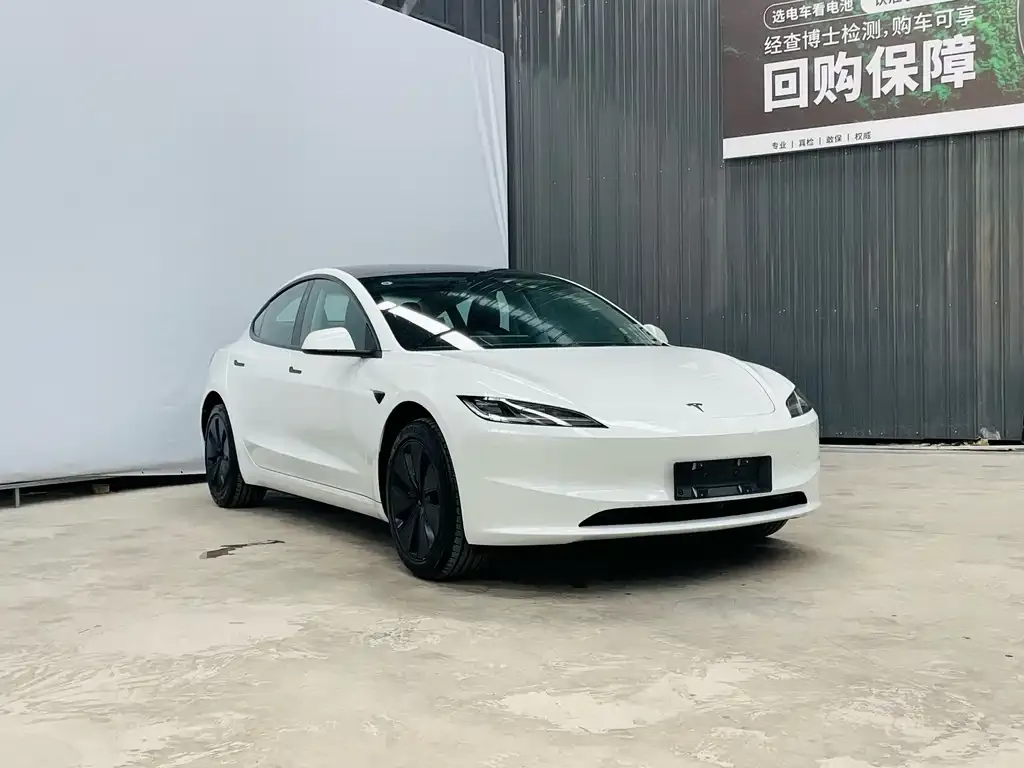 Tesla Model 3 — фото 9