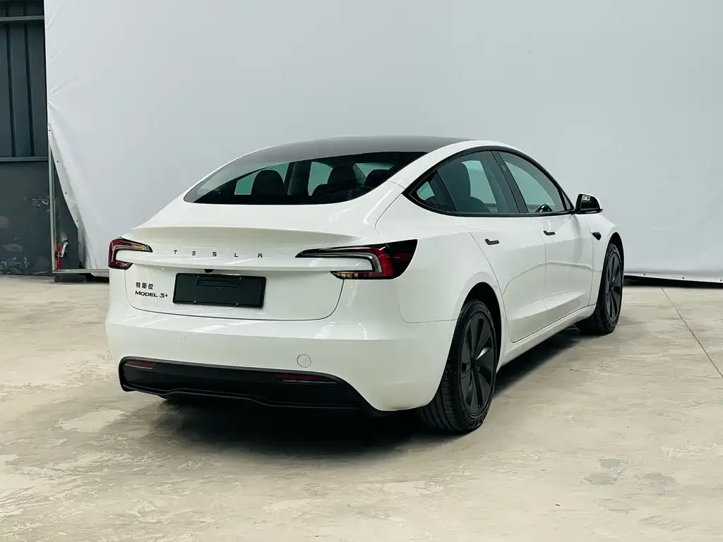 Tesla Model 3 — фото 3