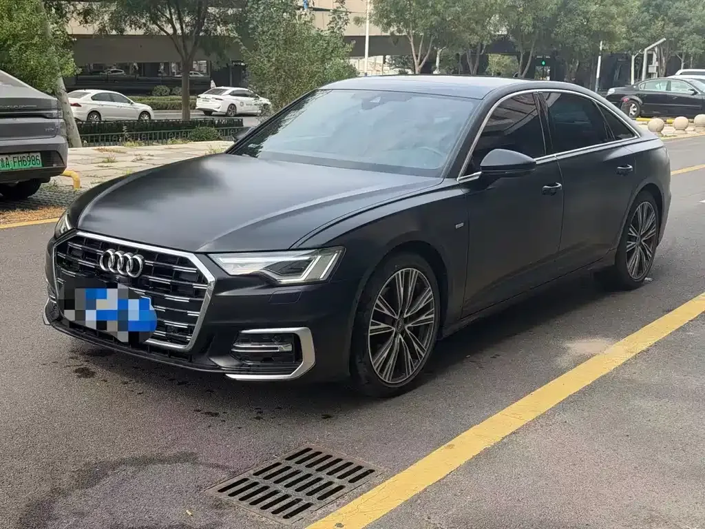 Audi A6L — фото 1
