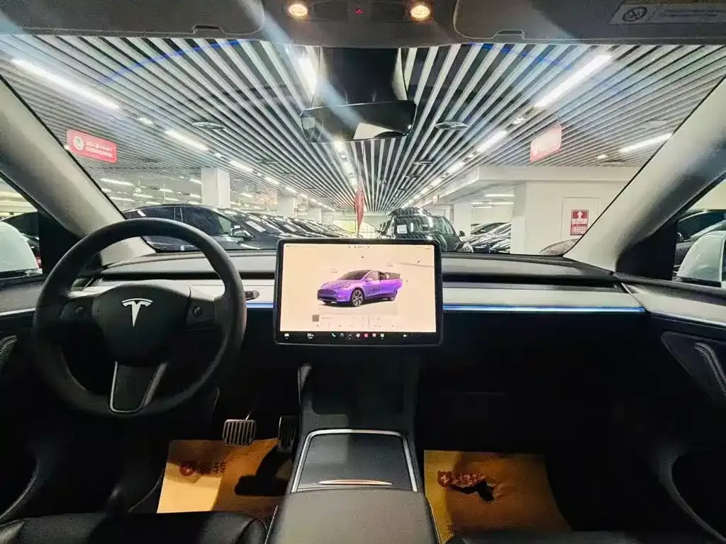 Tesla Model Y — фото 6