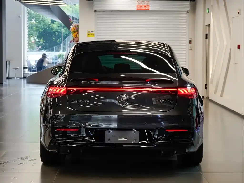 Mercedes-Benz EQS AMG — фото 5