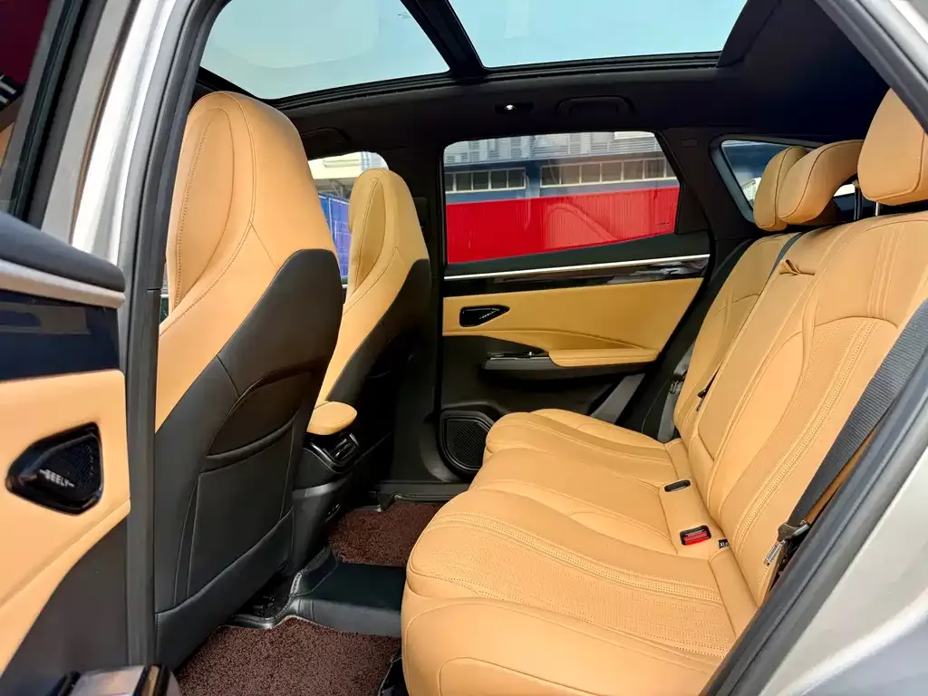 Geely Galaxy L7 — фото 6