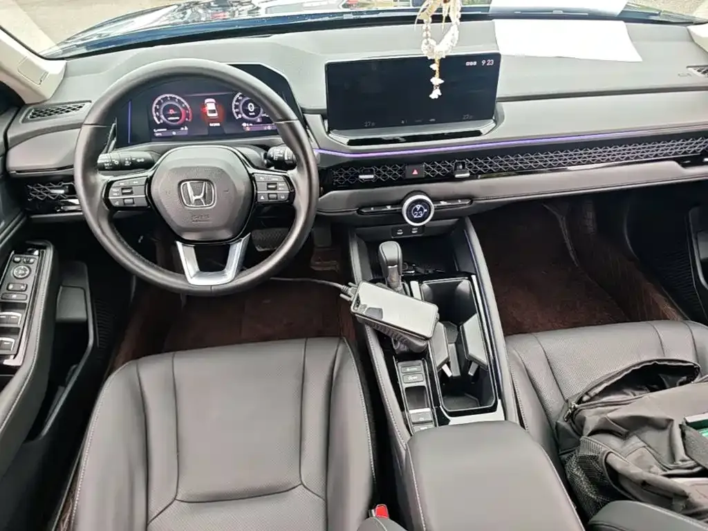 Honda Accord — фото 8