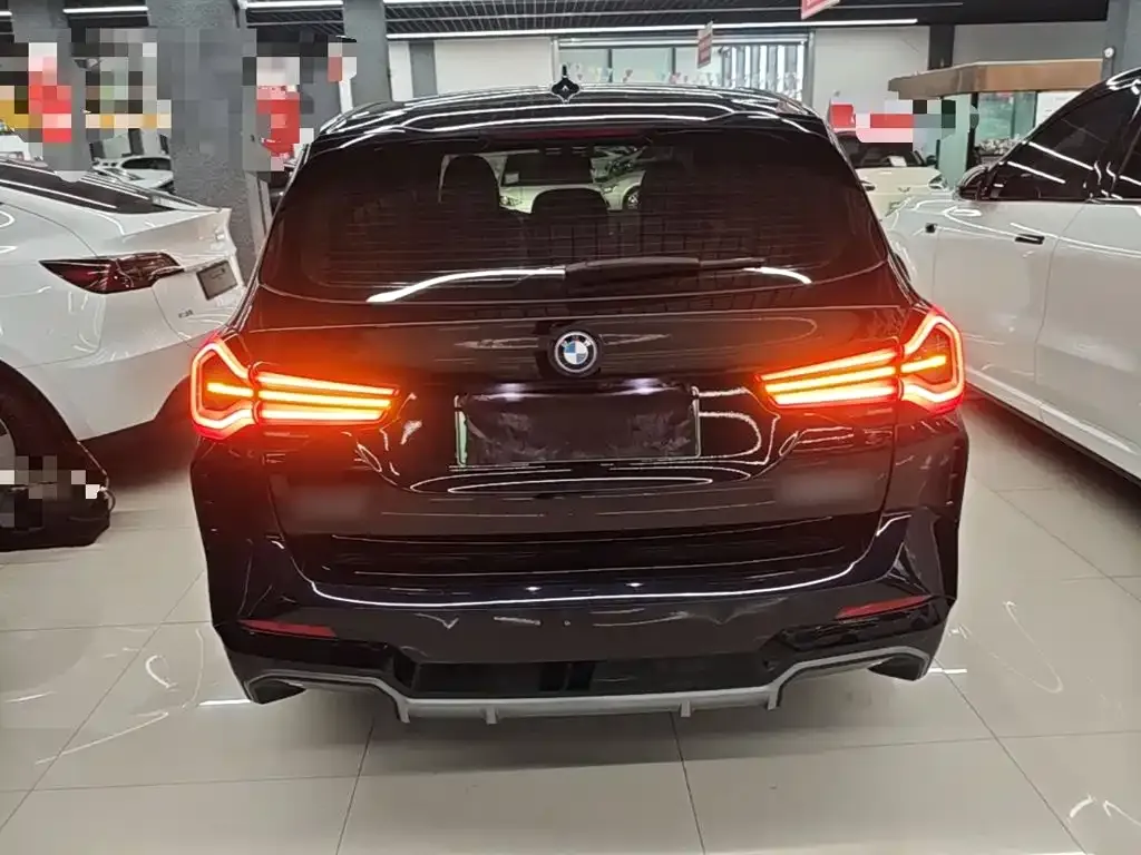 BMW iX3 — фото 2