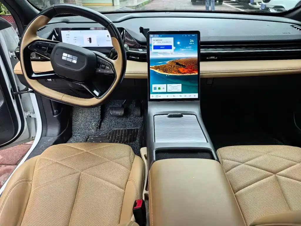Geely Galaxy L6 — фото 6