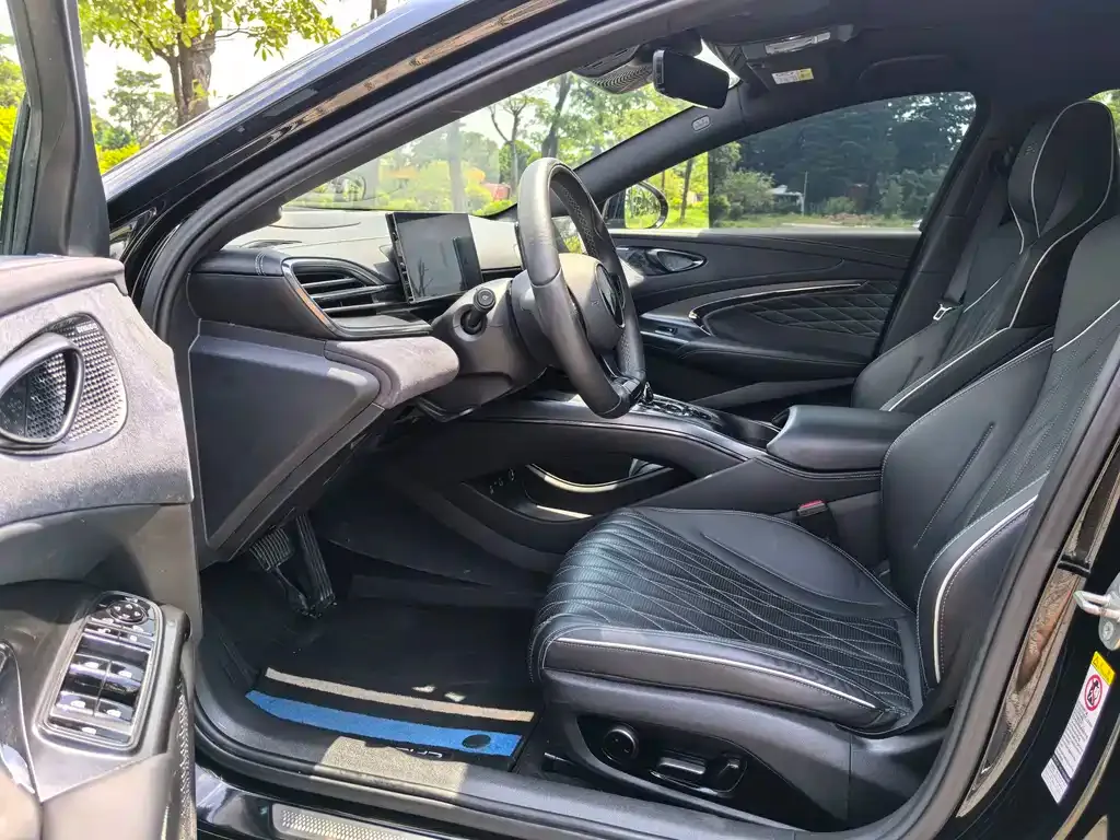 BYD Seal — фото 2
