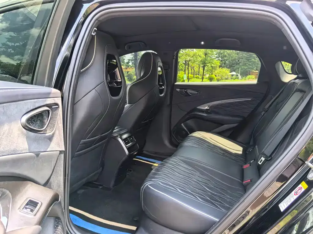 BYD Seal — фото 3