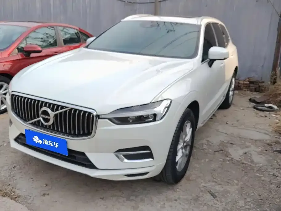 Volvo XC60 — фото 1