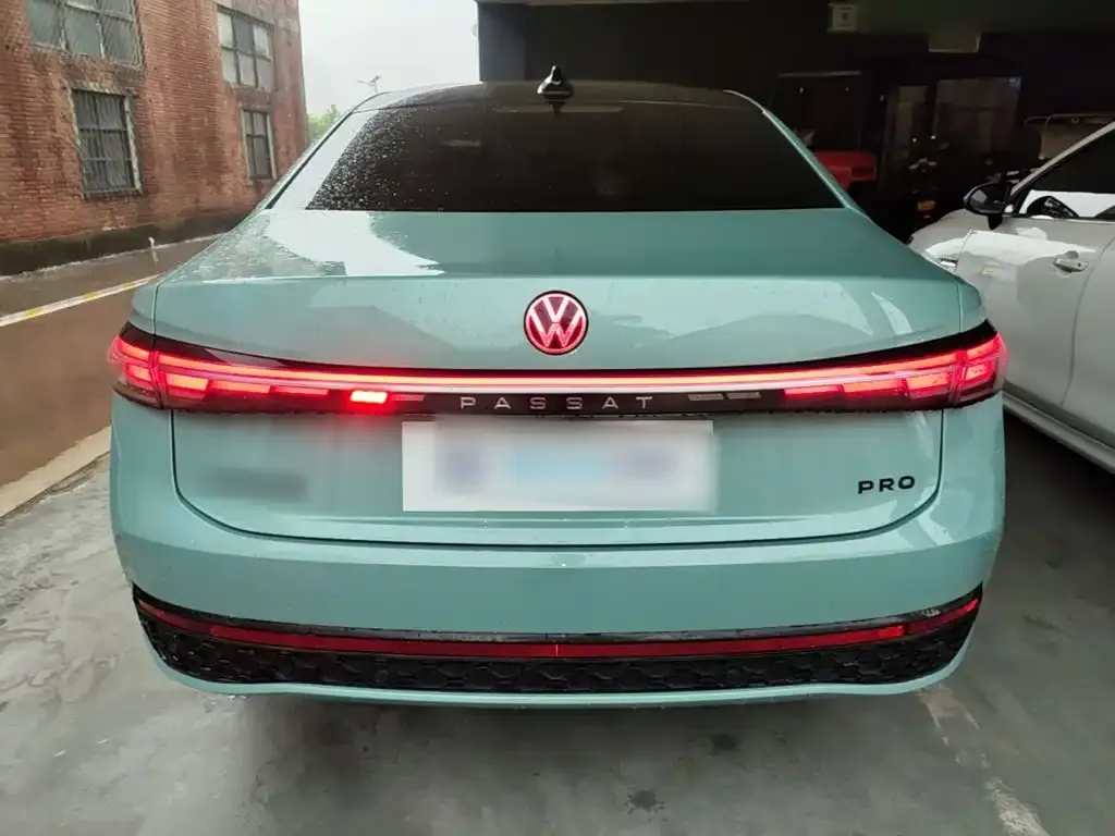 Volkswagen Passat — фото 9