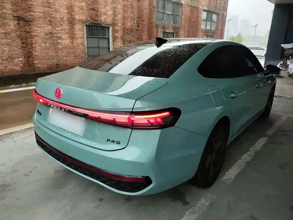 Volkswagen Passat — фото 8