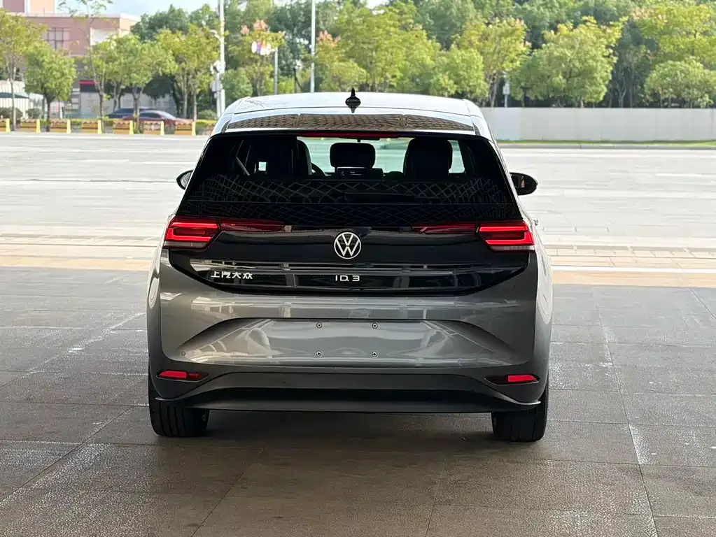 Volkswagen ID.3 — фото 9