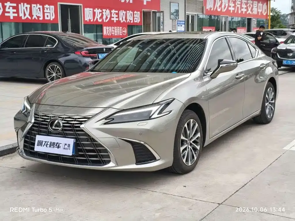 Lexus ES — фото 1