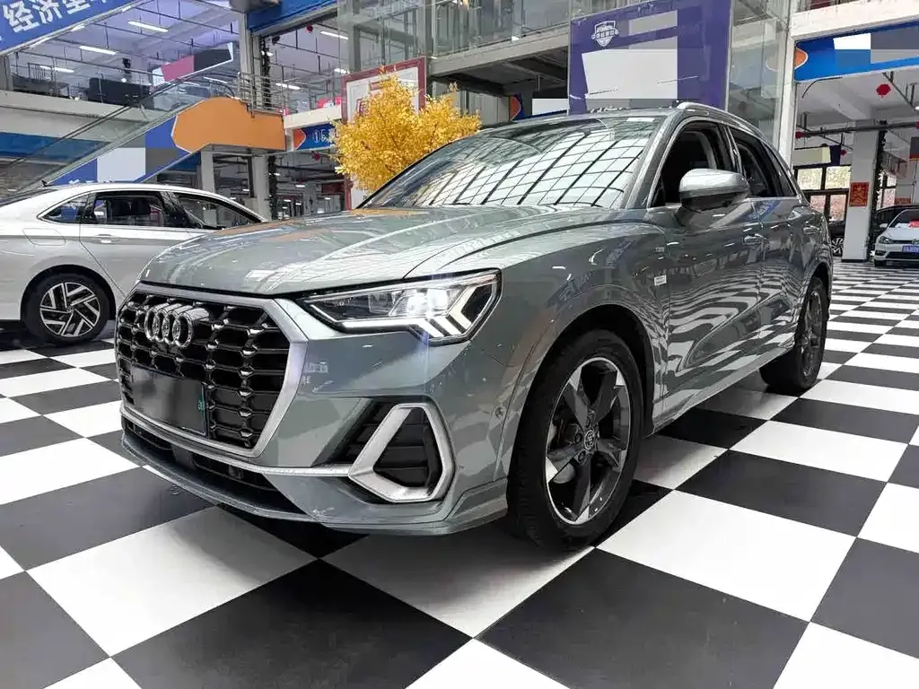 Audi Q3 — фото 1