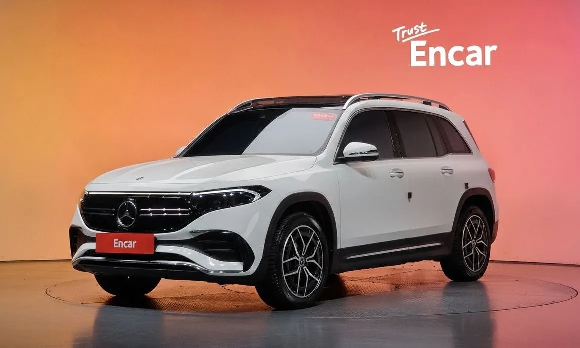 Mercedes-Benz EQB — фото 1