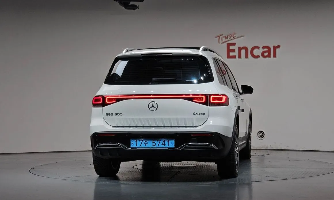 Mercedes-Benz EQB — фото 2