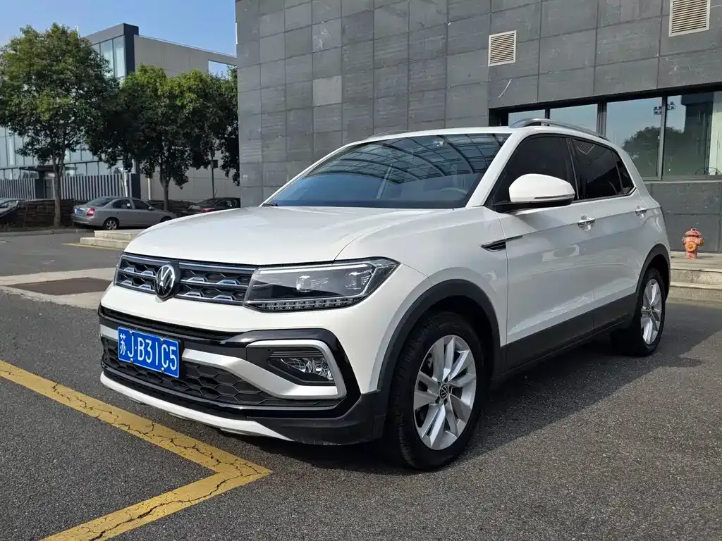 Volkswagen T-Cross — фото 1