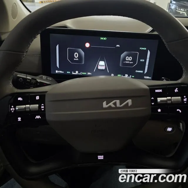 Kia Carnival — фото 10