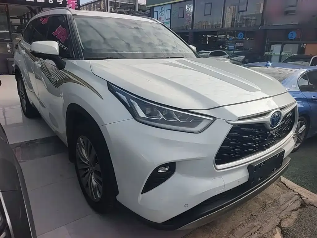 Toyota Highlander — фото 10
