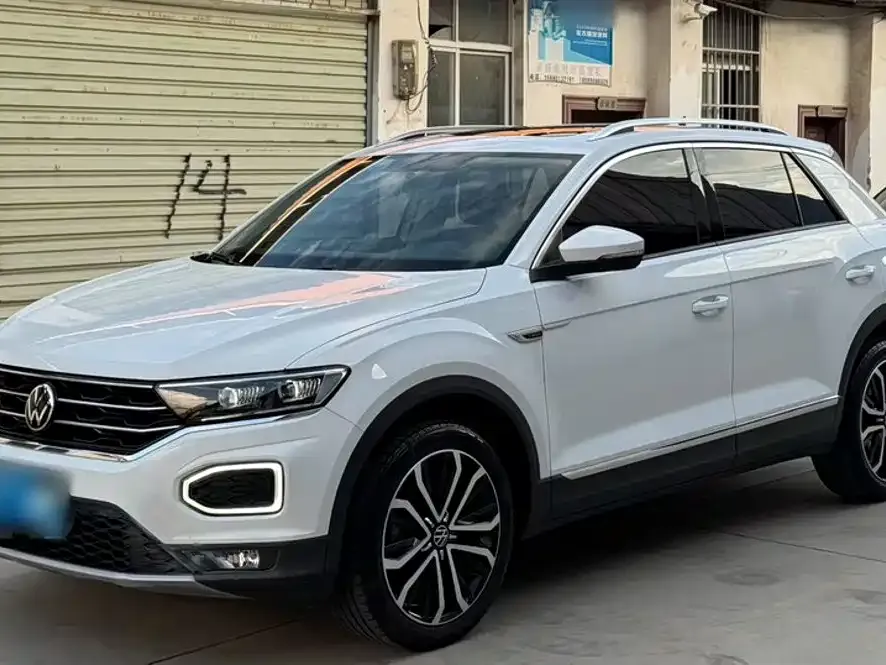 Volkswagen T-Roc — фото 9