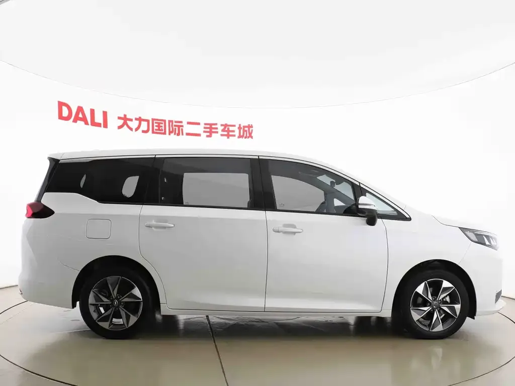 GAC Motor Trumpchi M6 — фото 3