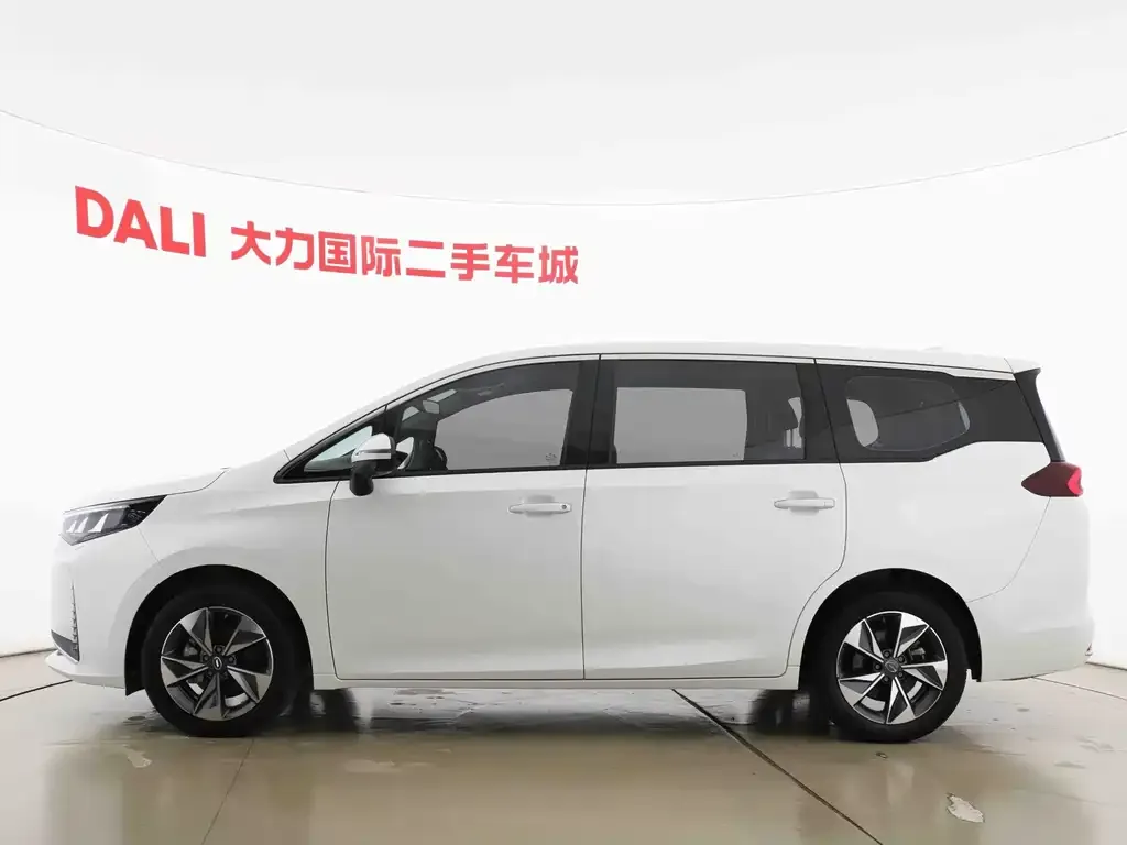 GAC Motor Trumpchi M6 — фото 2