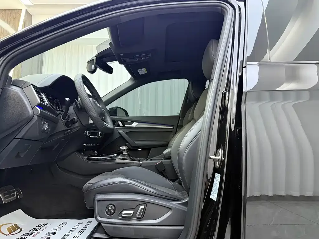 Audi Q5L Sportback — фото 6