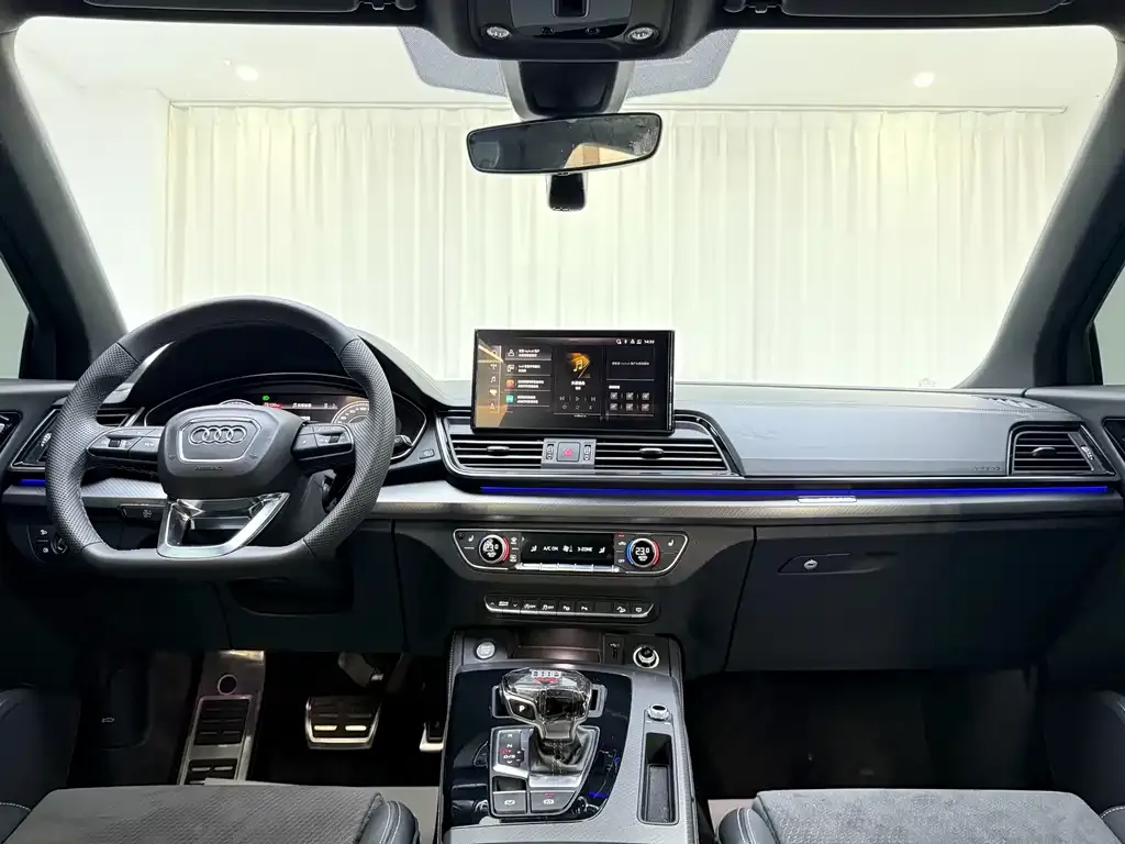Audi Q5L Sportback — фото 8