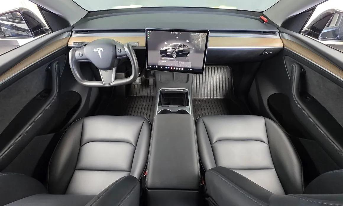 Tesla Model Y — фото 6