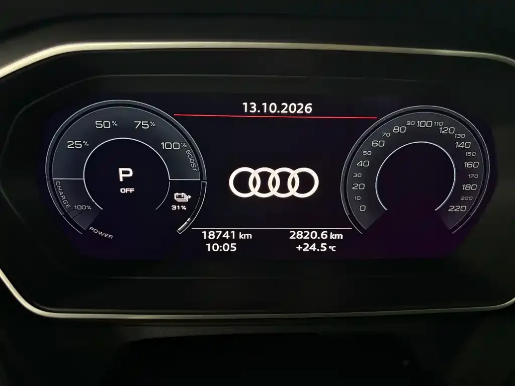 Audi Q4 e-tron — фото 2