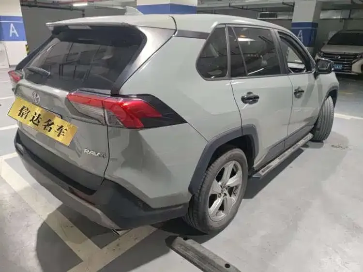 Toyota RAV4 — фото 3