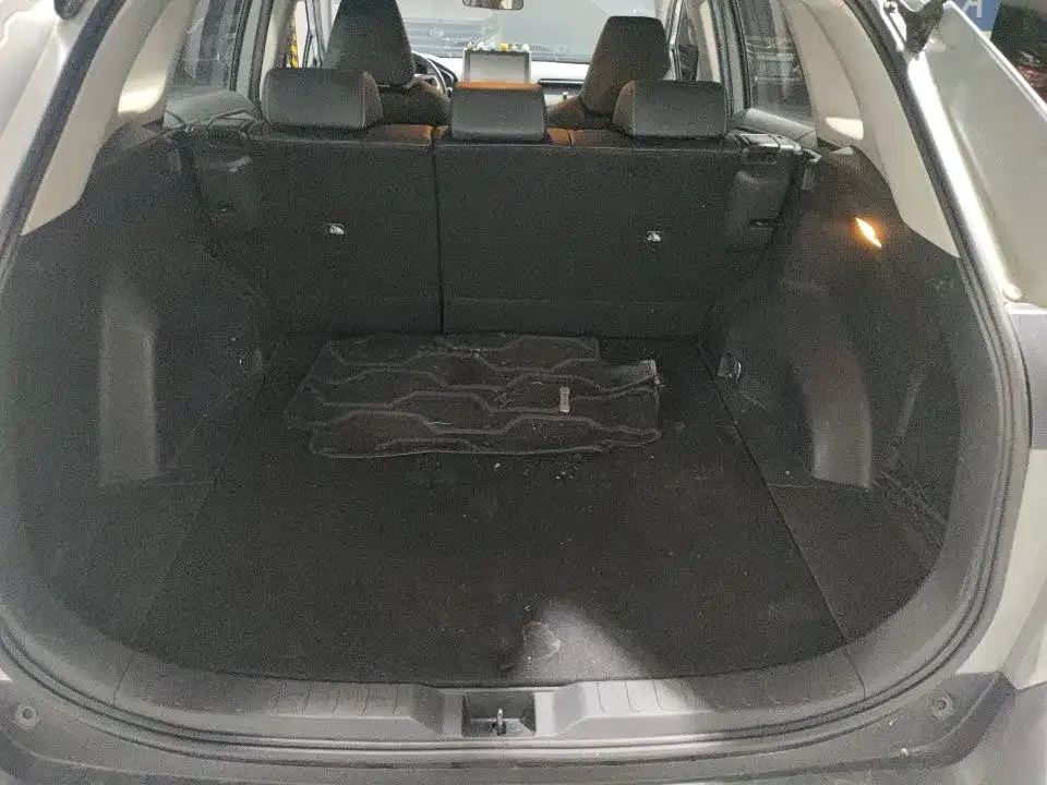 Toyota RAV4 — фото 5