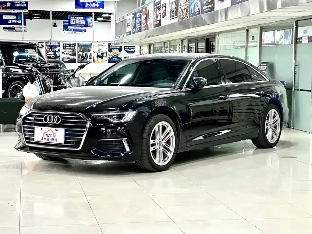 Audi A6L — фото 1