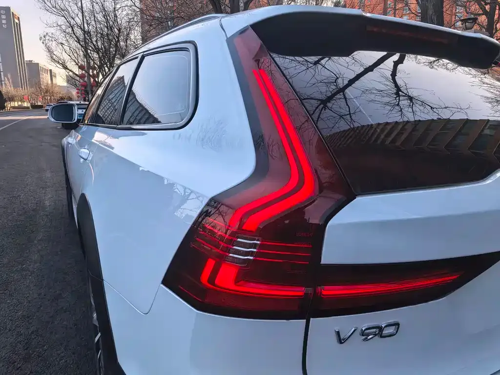 Volvo V90 — фото 2