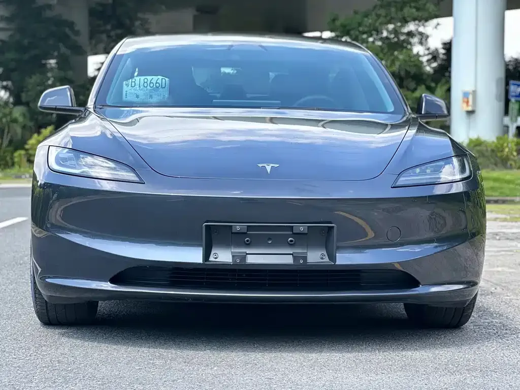 Tesla Model 3 — фото 4