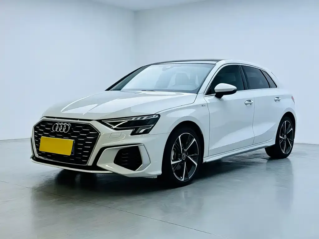 Audi A3 — фото 1