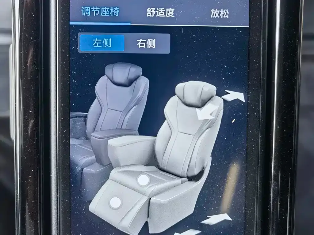 Toyota Alphard — фото 2