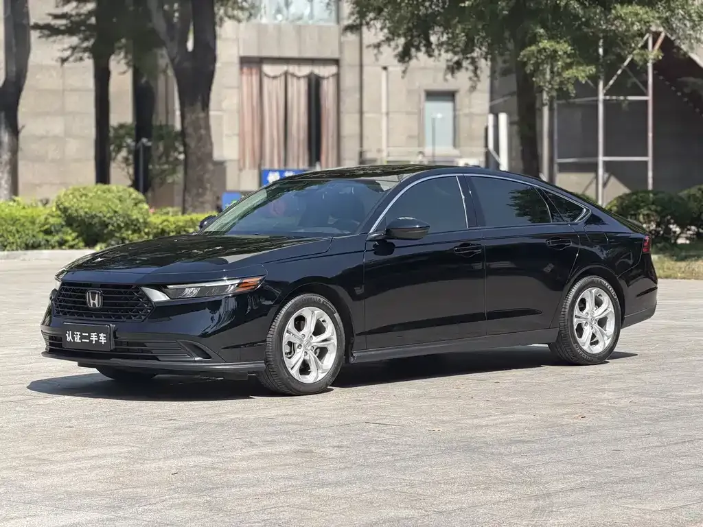 Honda Accord — фото 1