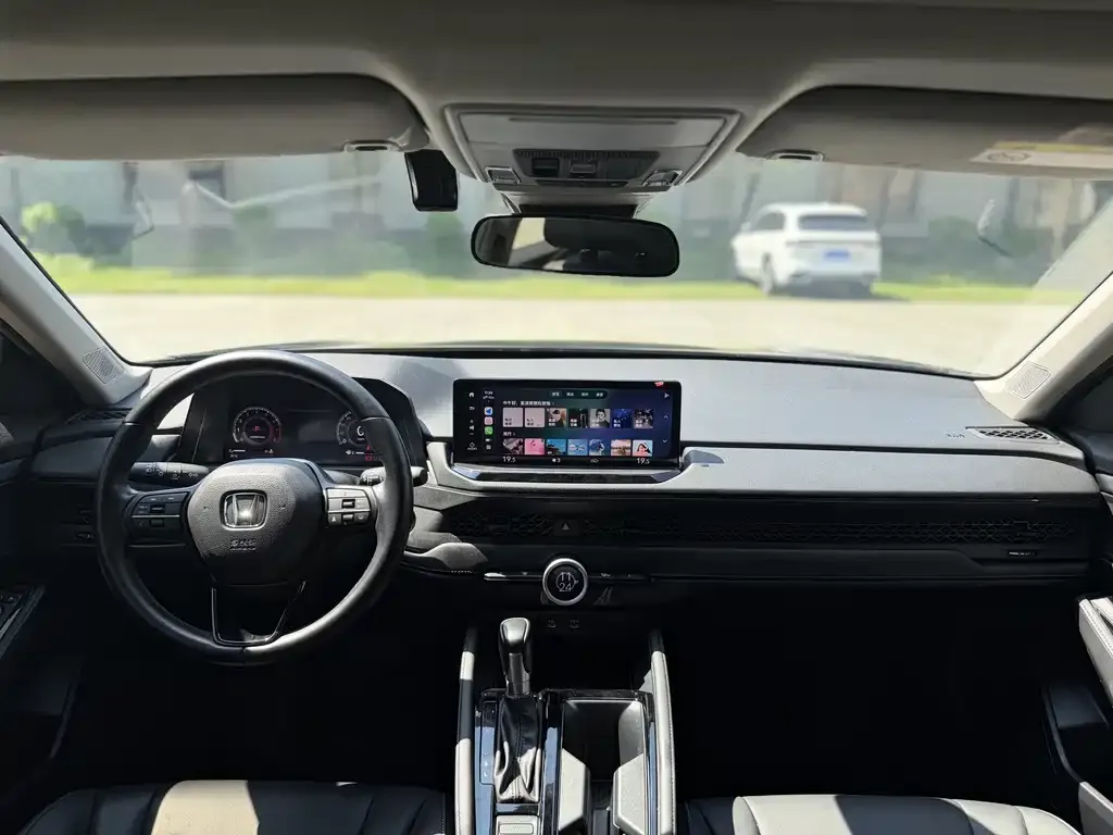 Honda Accord — фото 3