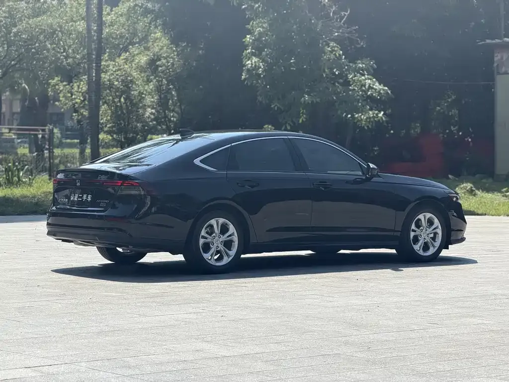 Honda Accord — фото 7