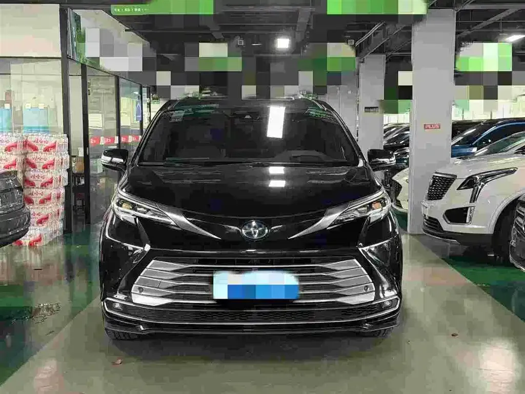 Toyota Sienna — фото 5