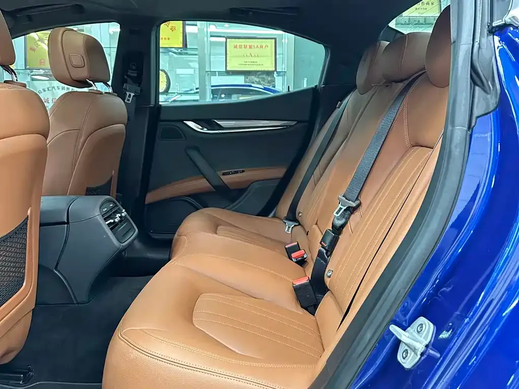 Maserati Ghibli — фото 6