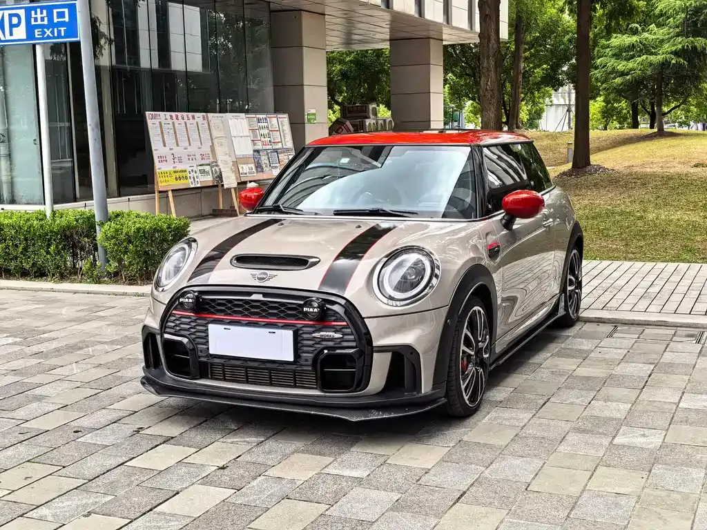 MINI JCW (John Cooper Works) — фото 1