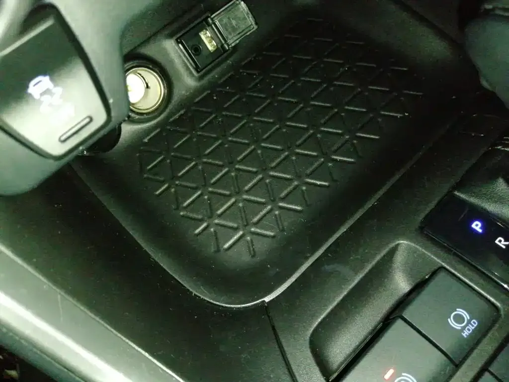Toyota Wildlander — фото 10