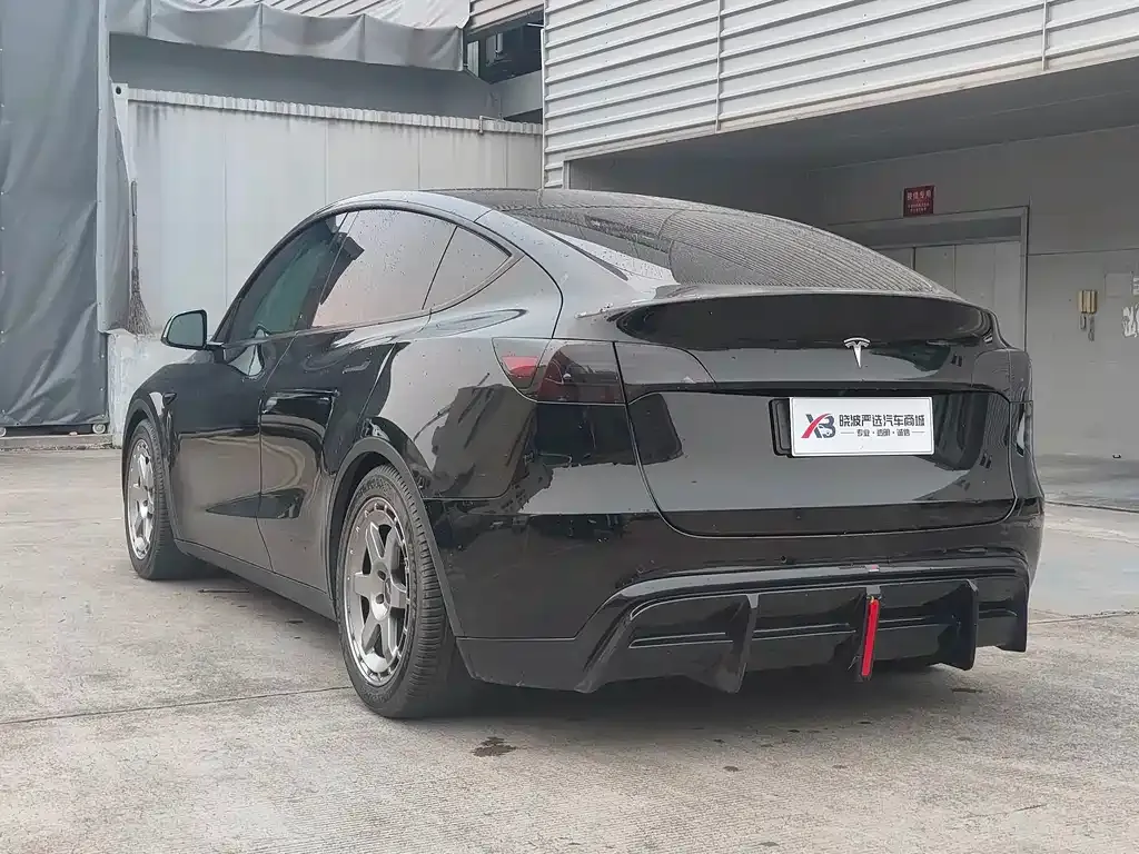Tesla Model Y — фото 4