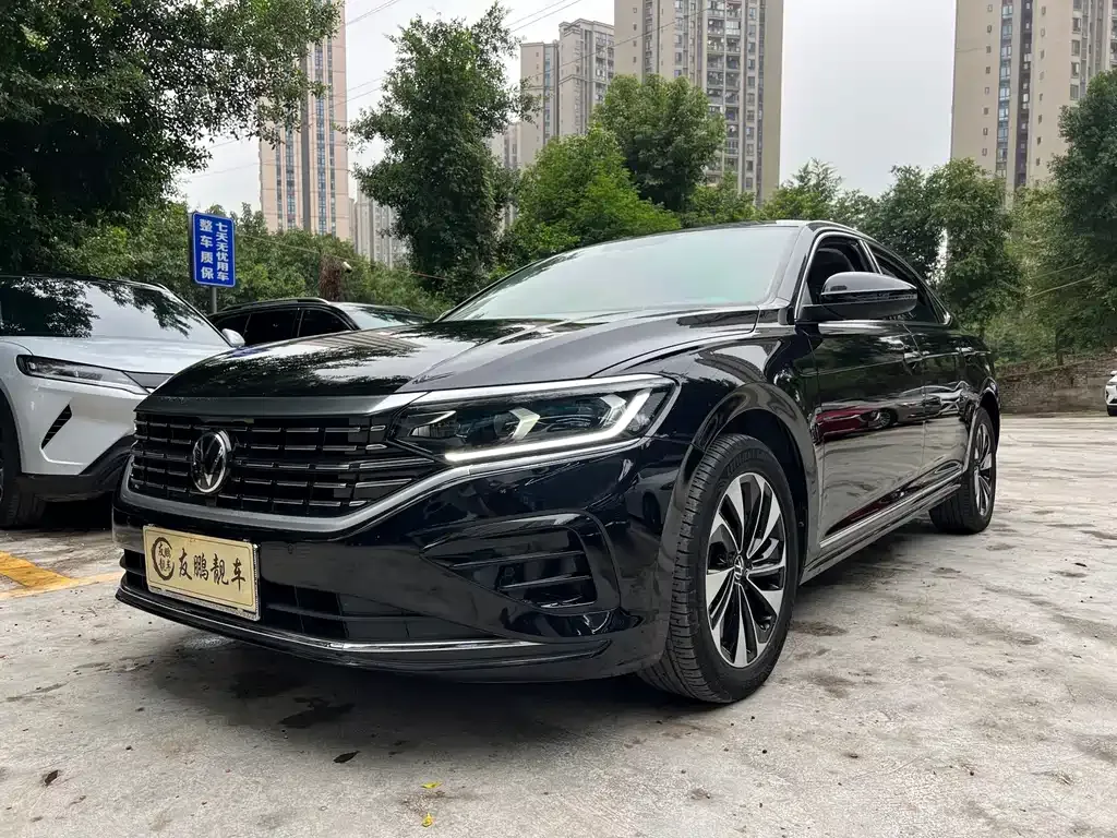 Volkswagen Passat — фото 1