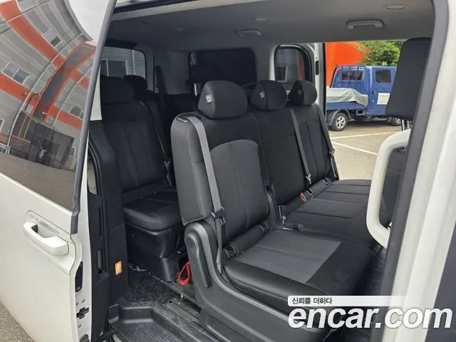 Hyundai Staria — фото 2