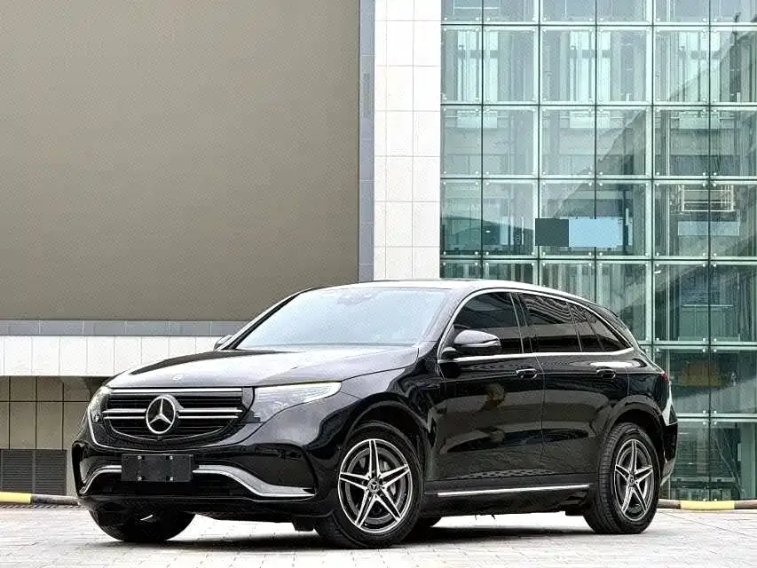 Mercedes-Benz EQC — фото 1