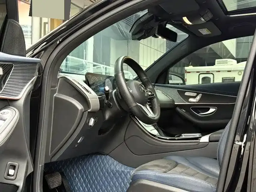 Mercedes-Benz EQC — фото 7